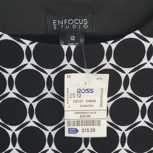 NWT Black & white sleeveless geometric print dress - Picture 2 of 5